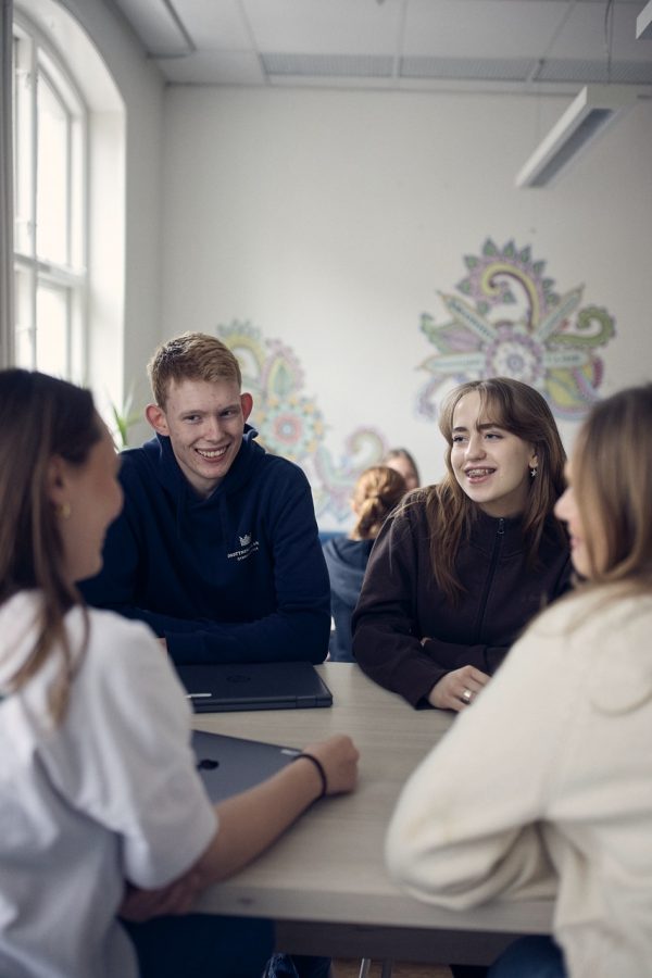 Elever i skolans gemensamma lokaler