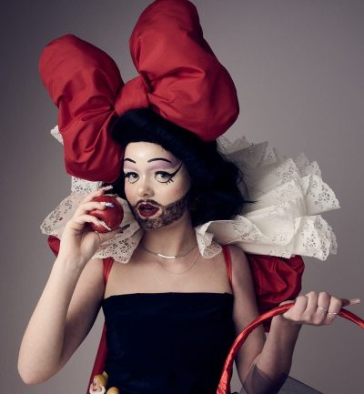 Elev stylad i temat: Dragqueen - Disney edition