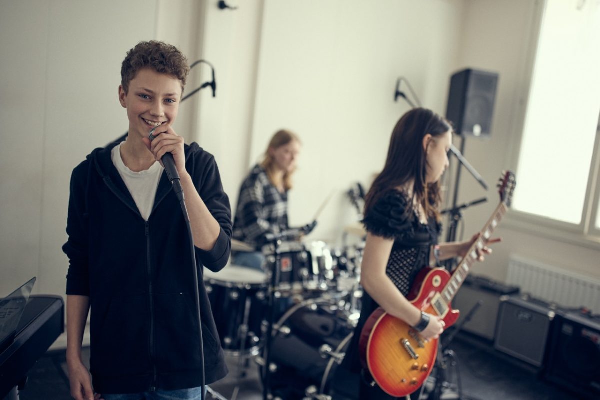Elever i en studio