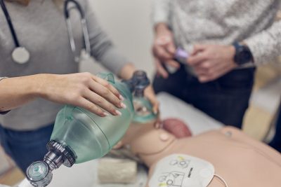 Närbild på en syrgasmask